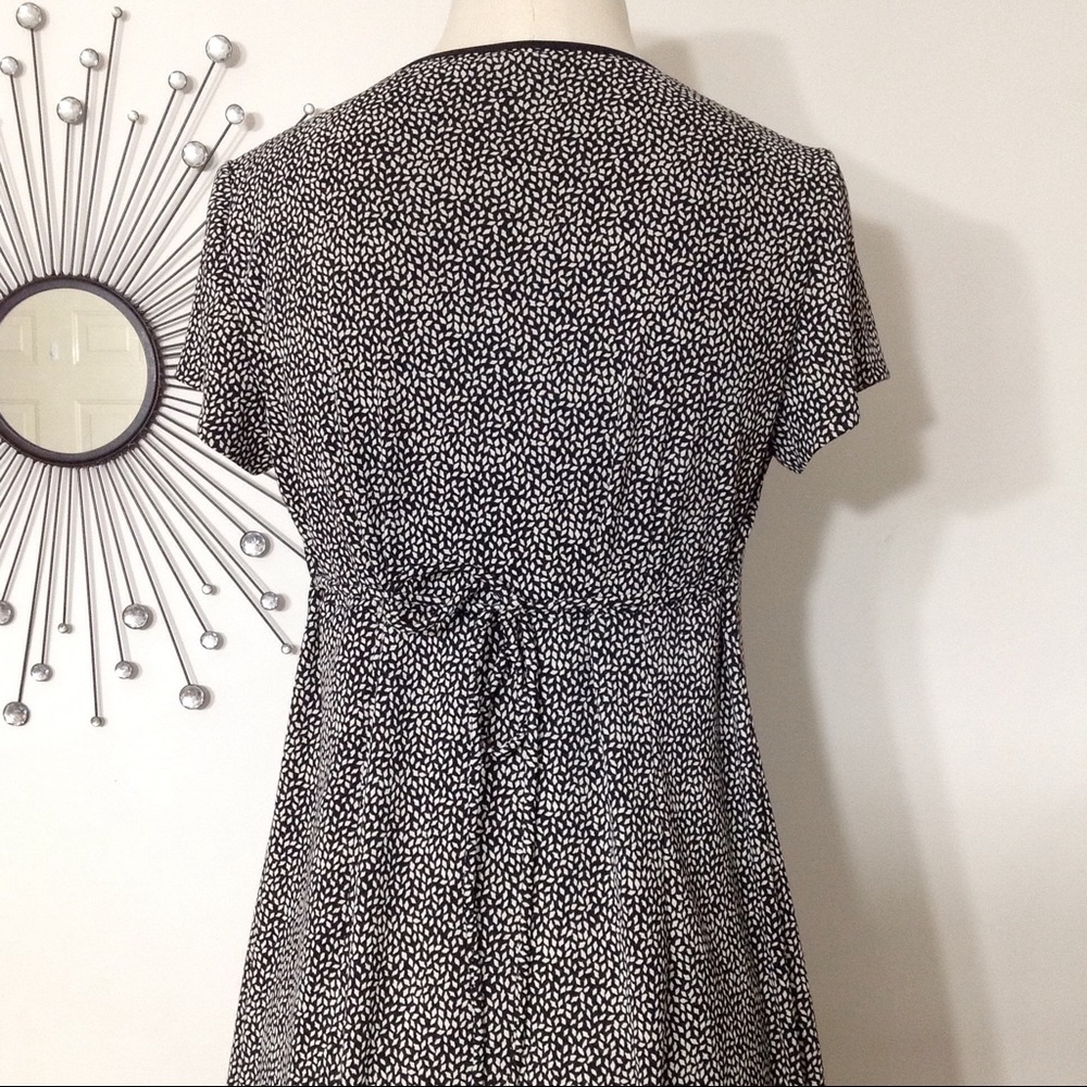 Motherhood Maternity Short Sleeve V-neck Dress - Picture 6 of 8